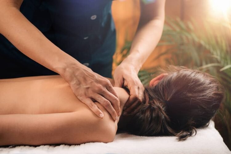 Deep tissue massage for muscle pain and everyday body tension